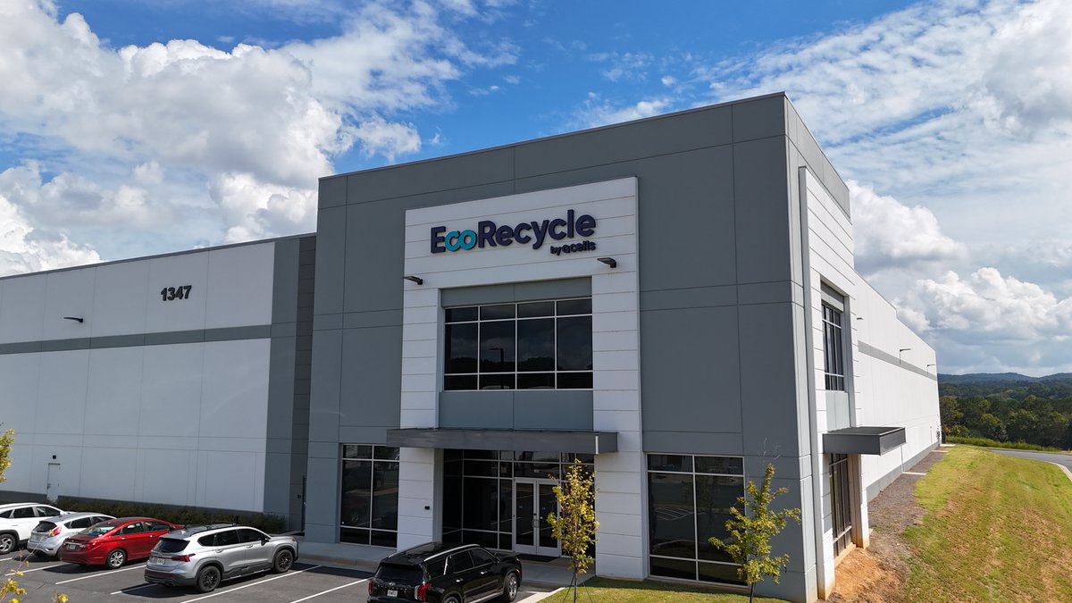 Qcells_NA's tweet photo. Every solar panel has a story. This is where it comes full circle. ♻️☀️

Through our Design for Circularity approach, we are redefining the lifecycle of clean energy.

With the support of our affiliate company, EcoRecycle by Qcells, we are processing thousands of panels annually to recover critical materials

By prioritizing closed-loop solutions, we ensure the clean energy transition remains truly sustainable from start to finish.

🔗Learn more today: https://t.co/WPNwSRK1hS