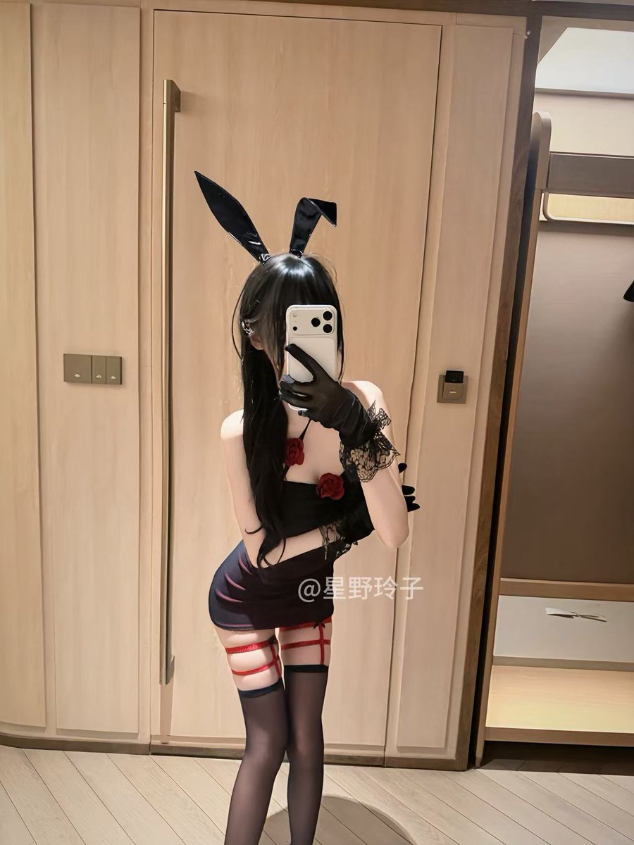 Xingyelingzi's tweet photo. 糟糕怎么变兔兔了 https://t.co/zRqThtqgcx