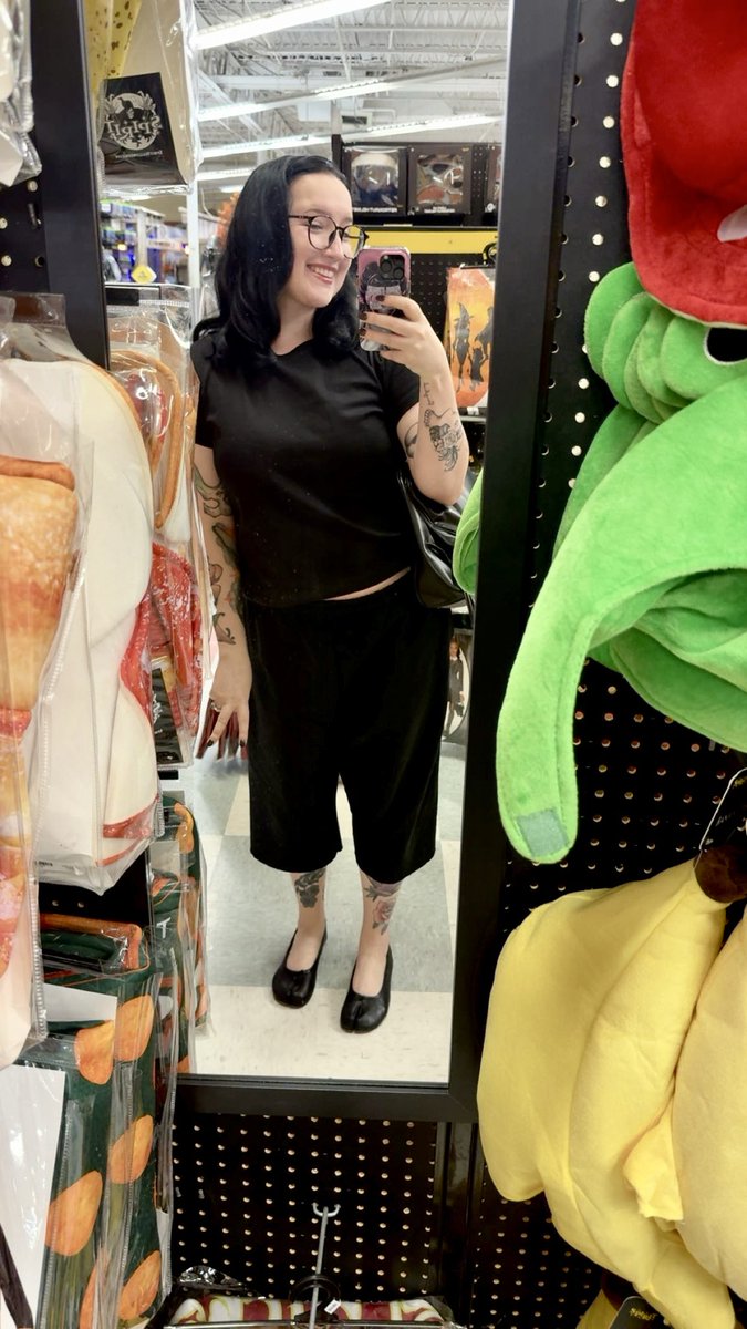 vampiiiraaa's tweet photo. Can you guess where I’m at 😈🤪 https://t.co/hSGzKPFpnT