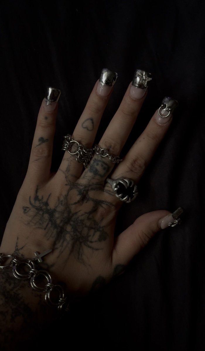 heavencorpse's tweet photo. new nails 🪽 https://t.co/uAiSJNaAQV