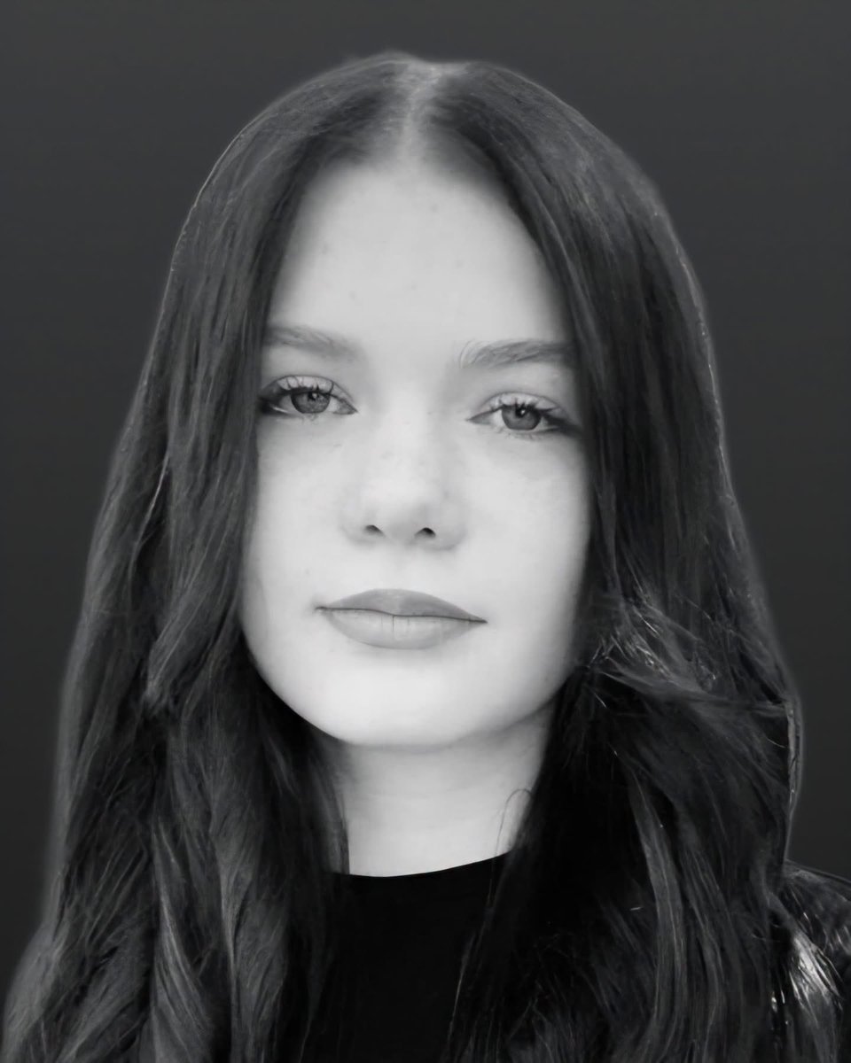 Gianl1974's tweet photo. R.I.P. 🕯️💔 She lost her father in the Russian war.

Two years later, Russia returned and killed her too.

Twenty-year-old Olha Antoniuk was supposed to graduate in 2026. Instead, a Russian missile killed her on July 6th, along with her mother, Tetiana, and her beloved Bohdan.

Olha's father, Oleh, had already been killed defending Ukraine in 2024.

An entire family destroyed.

This is what Russia brings to Ukraine. Every single day.

#putinwarcriminal #world #SlavaUkraine