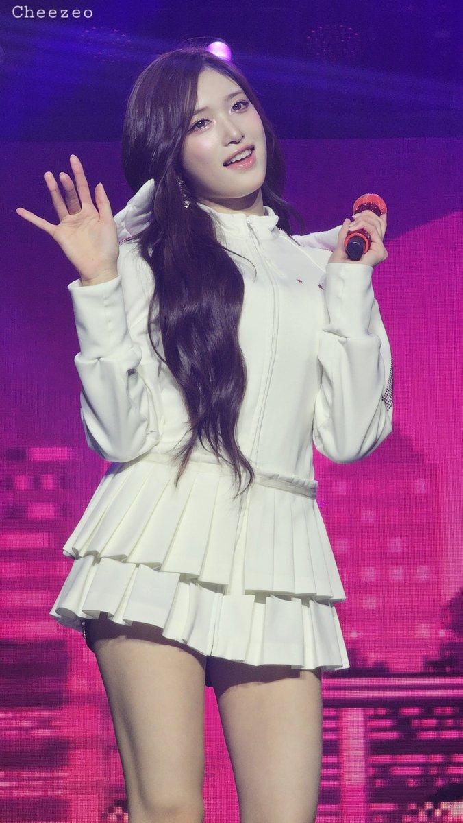 Cheezeo's tweet photo. 260801 LA 👼
#LEESEO #이서 #イソ
#IVE #아이브
#SHOW_WHAT_I_AM https://t.co/5RGSrbf2Nm