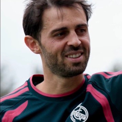 MadridXtra's tweet photo. 🚨 Bernardo Silva: “Playing against Real Madrid so many times, you feel the importance of the club and how great it is to be here, how great it is to play at the Bernabéu.

It’s a PRIVILEGE &amp; a DREAM to play for the BEST club in football history, because their titles prove it.” https://t.co/C0zbQ30O3k