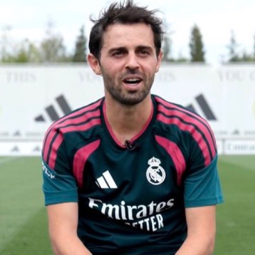 MadridXtra's tweet photo. 🚨 Bernardo Silva: “I have many role models: Zidane, Rui Costa, Luka Modrić.

Modrić is a HUGE role model for me, not only in terms of conducting yourself on the pitch, but also off of it.” https://t.co/7vwgwM7vhC