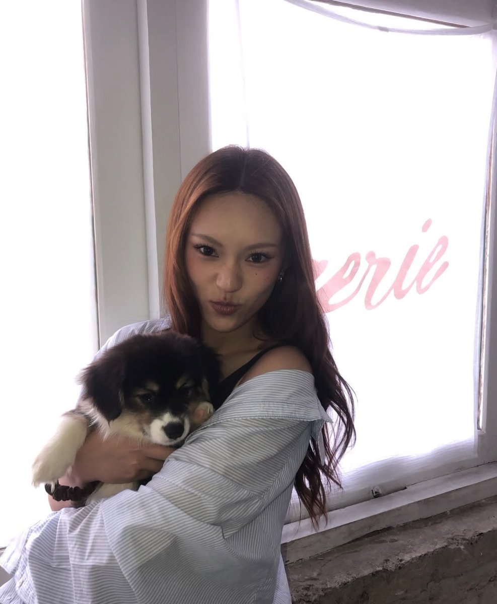 snoopizzski's tweet photo. kto mnie zaprosi na randkę? 😇 https://t.co/Ttzq9WB1nX