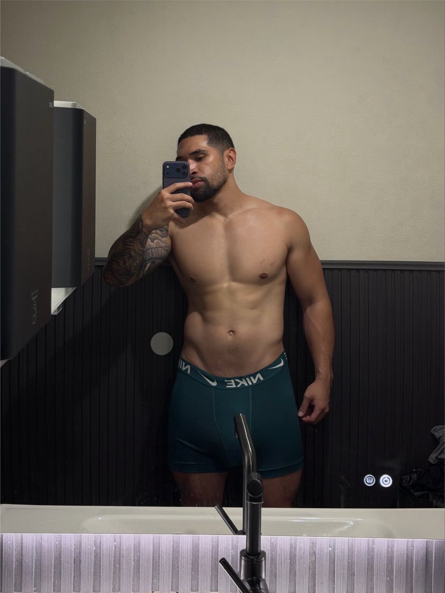 iamraully's tweet photo. 1 or 2 👀 https://t.co/2ZtXDSPnky
