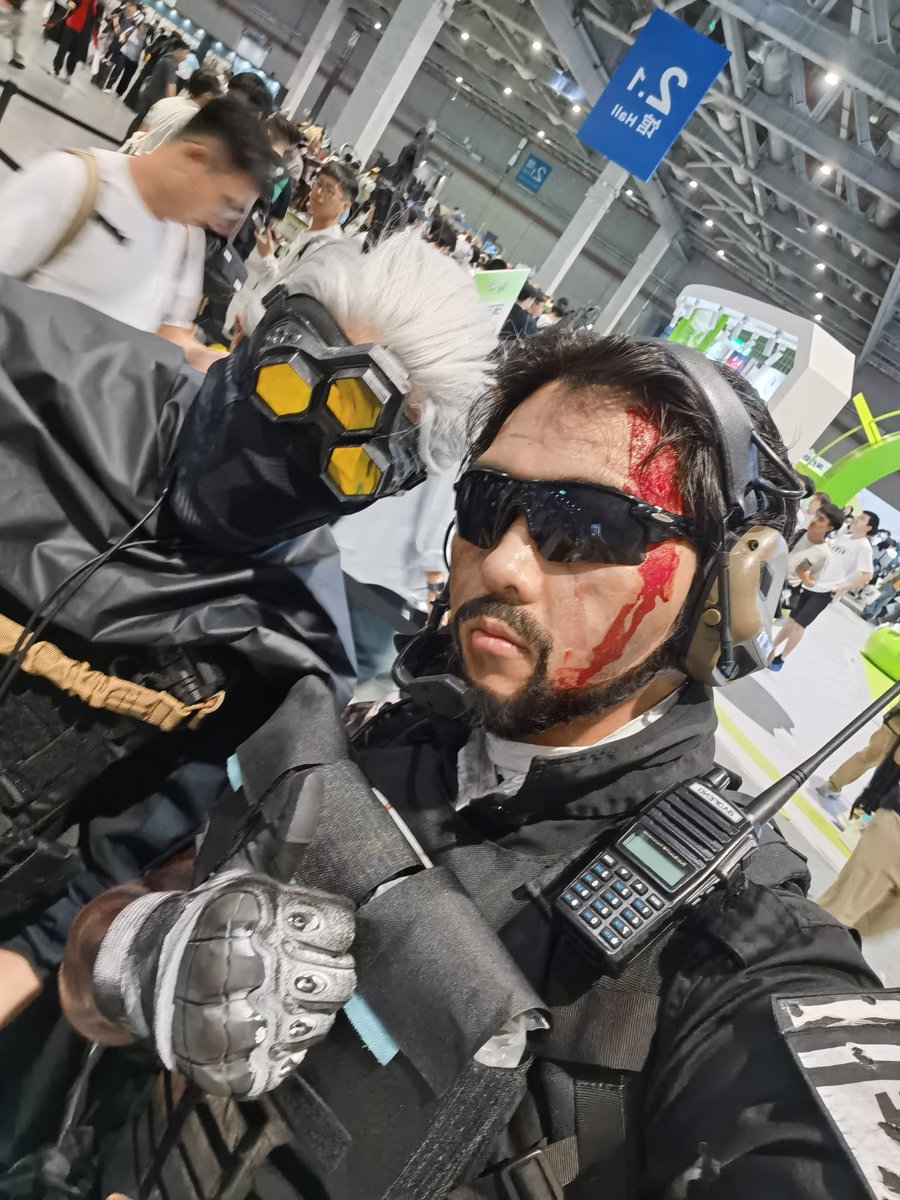 dfmrfzACE's tweet photo. @AK_husbandoTP 他真的很帅！我也很喜欢他画的作品😉 https://t.co/eFMjMHkvnZ