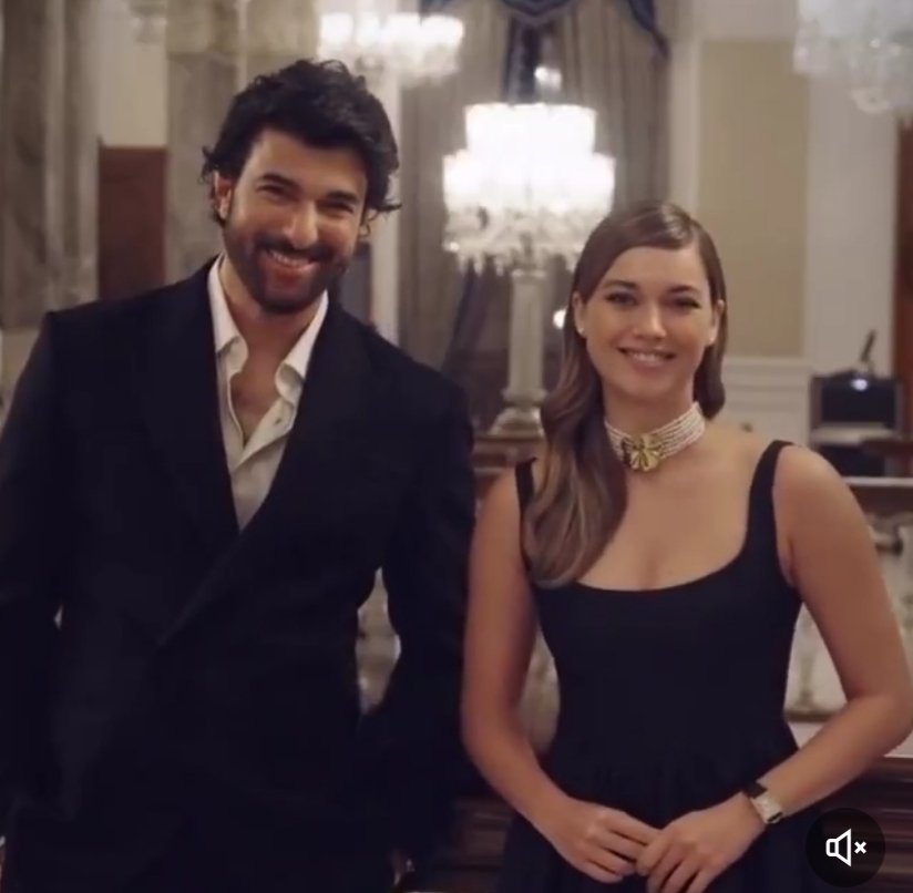dm_pitsa's tweet photo. @muk_magazin1 #IstanbulMyLove 
#EnginAkyürek #AfraSaraçoğlu https://t.co/FD4VhJeXAW