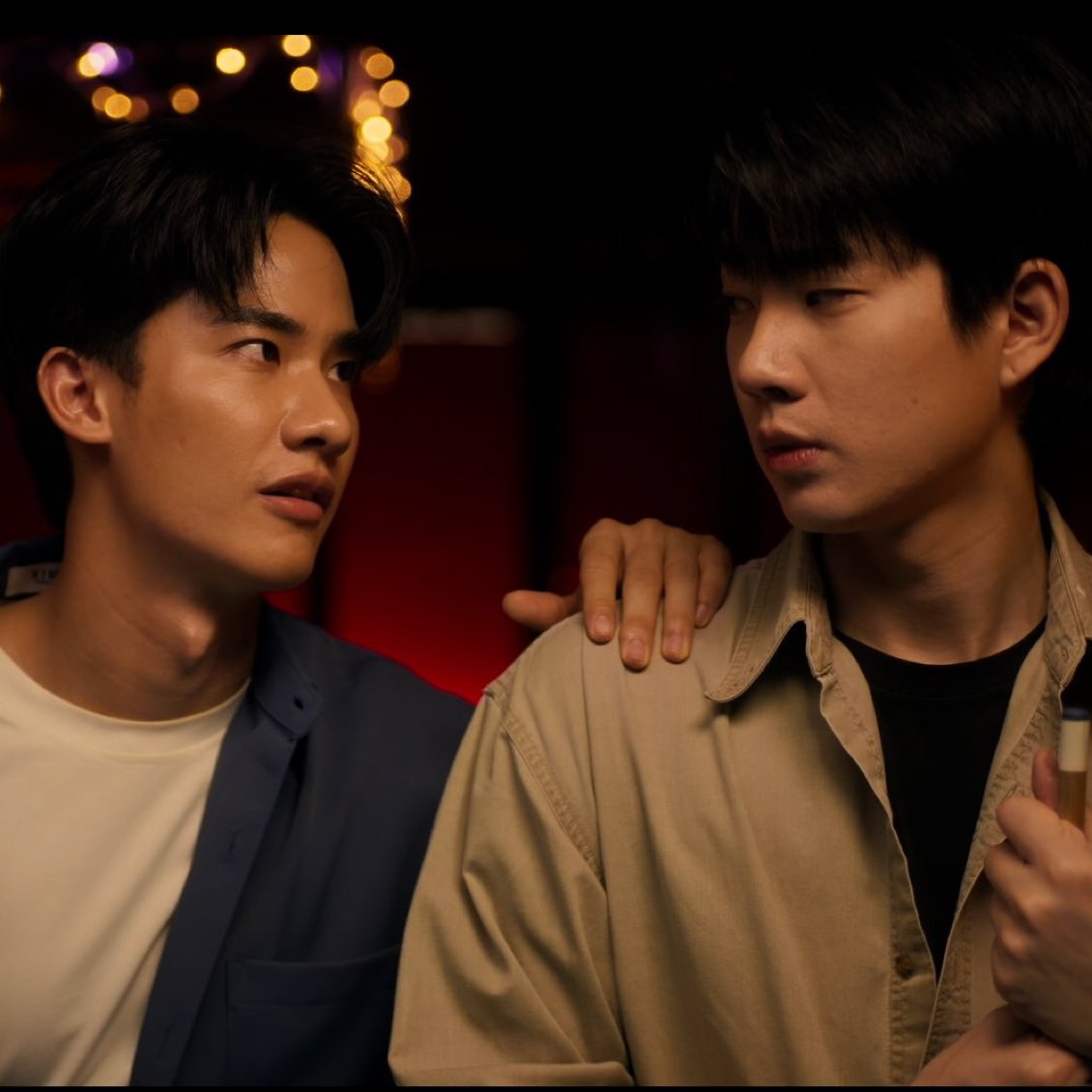 Olive_Hopes's tweet photo. OffTay chemistry 🔥✨
#OffTay #ออฟเต
#OffJumpol #Tawan_V https://t.co/S8vrwguTYM