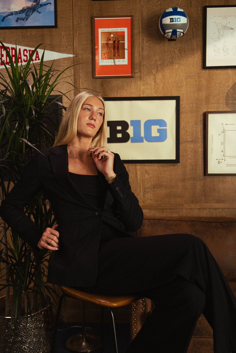 bigten's tweet photo. Serving on and off the court 🏐

@HuskerVB x @Huskers https://t.co/M76DMGic2L