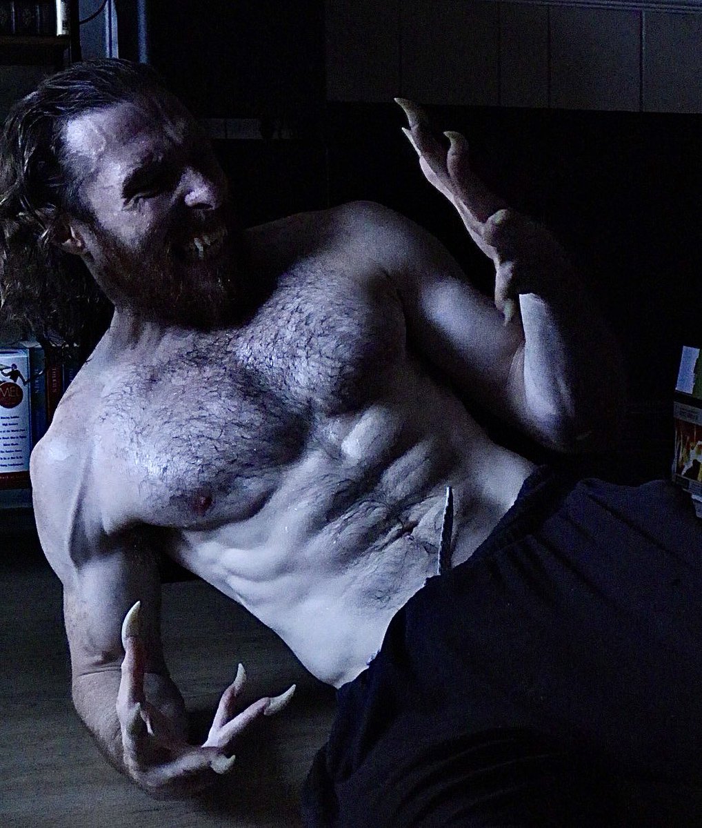 Beast_manmike's tweet photo. AHHK!
 I-I can’t sto- *pant* GRRrrrahhh! 
*CRACK* 

I absolutely love how this set came out!
I was truly feelin primal!🤘🏼🐺🤘🏼
#werewolf #werewolftransformation #performanceart #werewolfart #TFeveryday #BeastmanMike #musclegrowth #transformation #makeupFX https://t.co/4zJXdph7MF