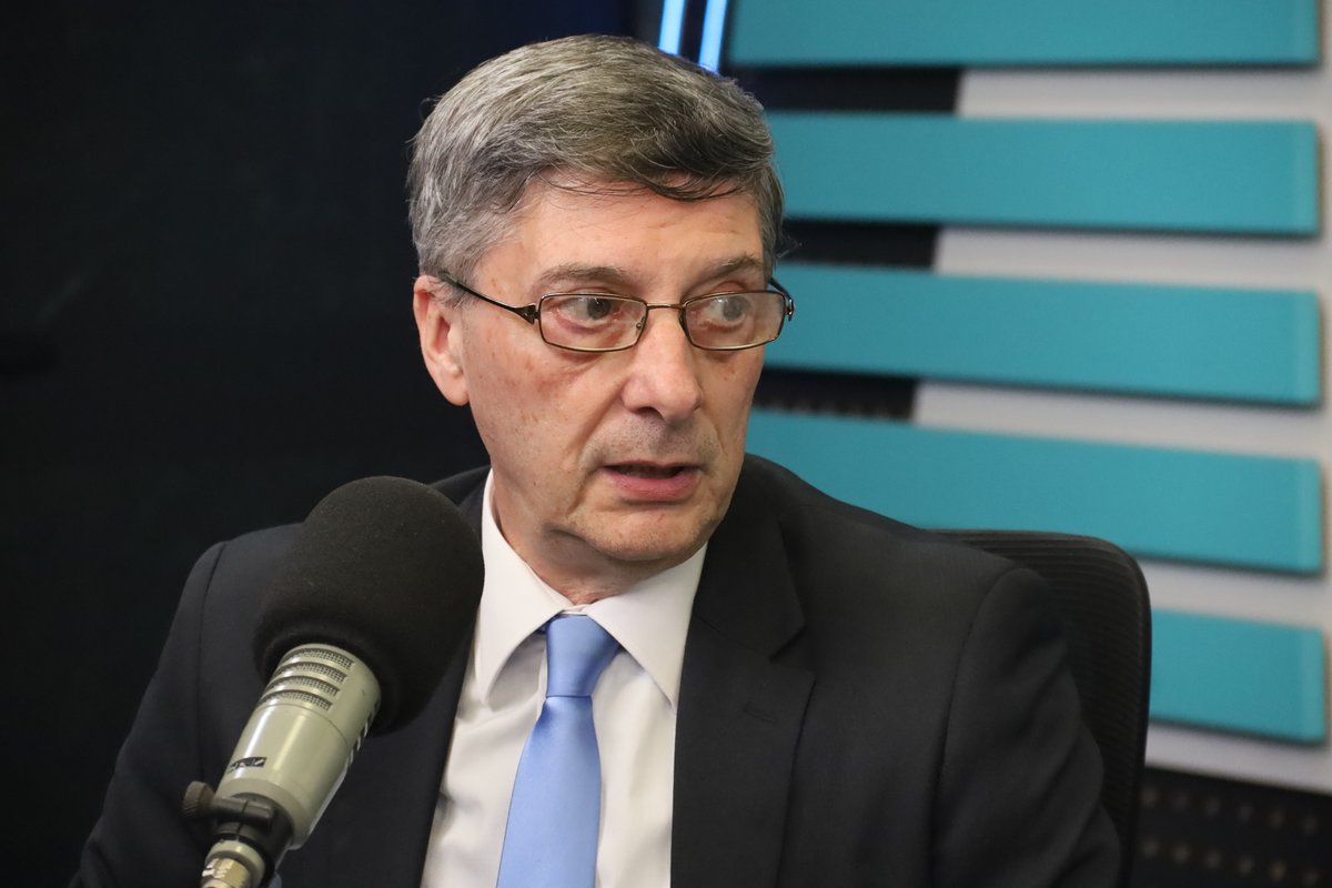 ElEspectadorUy's tweet photo. 🎙️ “Hay que romper paradigmas. Los estadios no dan pérdida, son rentables. El CDS y el Palacio Peñarol son dos estructuras que bien trabajadas generan una buena cantidad de ingresos. Hay que trabajarlo y ponerle pienso para que sean rentables”

🗣️ Carlos Lazzarino en Las Voces del Fútbol por 𝐄𝐥 𝐄𝐬𝐩𝐞𝐜𝐭𝐚𝐝𝐨𝐫 𝐃𝐞𝐩𝐨𝐫𝐭𝐞𝐬.

📻 810 AM · 92.5 FM
▶️ https://t.co/ZjtdAhaYwa