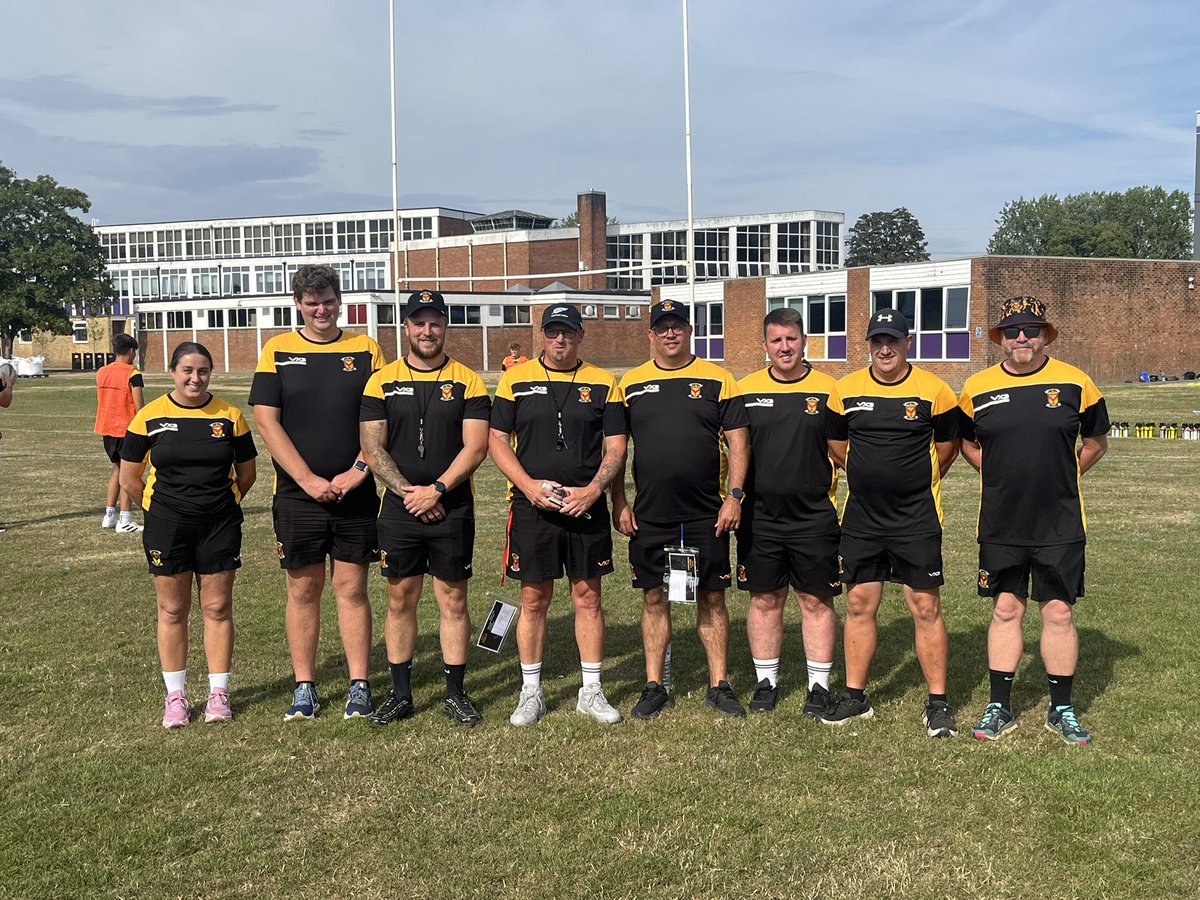 WRUDragonsREOs's tweet photo. Well done and a big thanks to the Newport Schools Dewar Shield coaches for the CPD today. A great insight into how they run a preseason ready for the Dewar season. https://t.co/fnx3mWqr8l