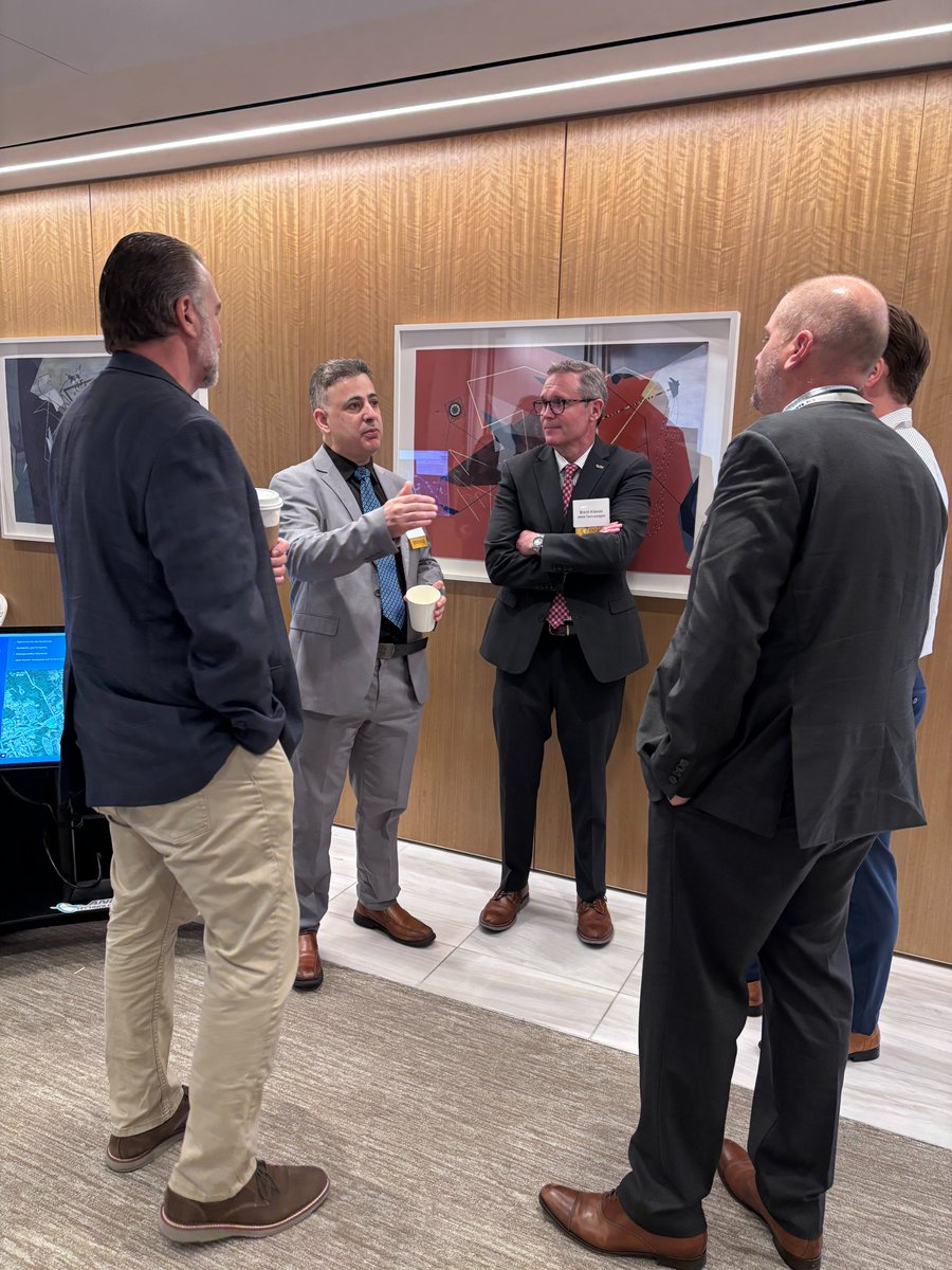 ANRATech's tweet photo. Great conversations, insights, and connections at the American Drone Leadership Summit. Team ANRA joined industry leaders to discuss the future of autonomous aviation and how digital infrastructure, collaboration, and innovation will help enable safe, scalable drone operations. https://t.co/7YOLYCEikb