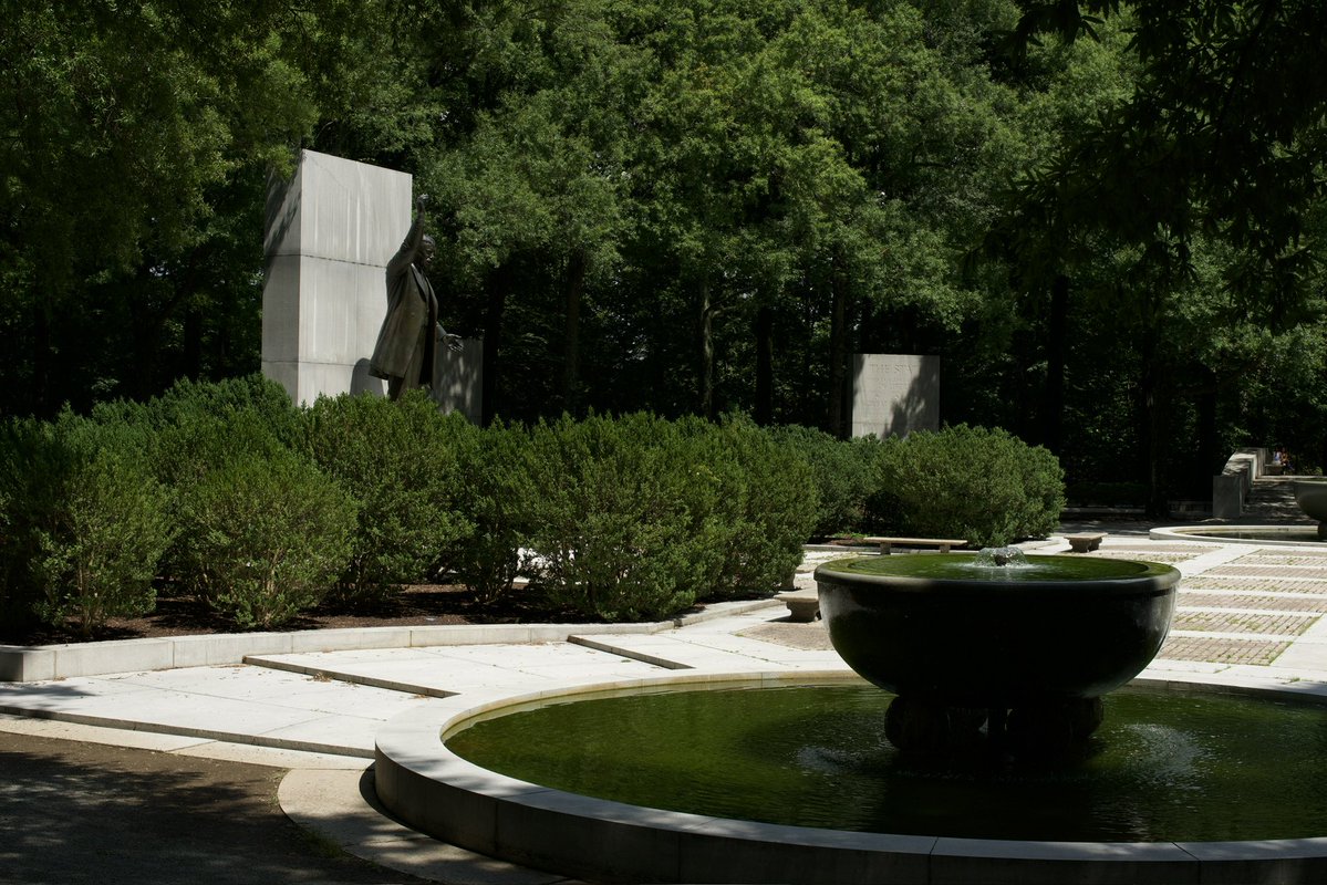PenguinSix's tweet photo. Another long dried out fountain in DC has been fixed, this time at the Theodore Roosevelt Memorial. https://t.co/Ojmj3LbrtF