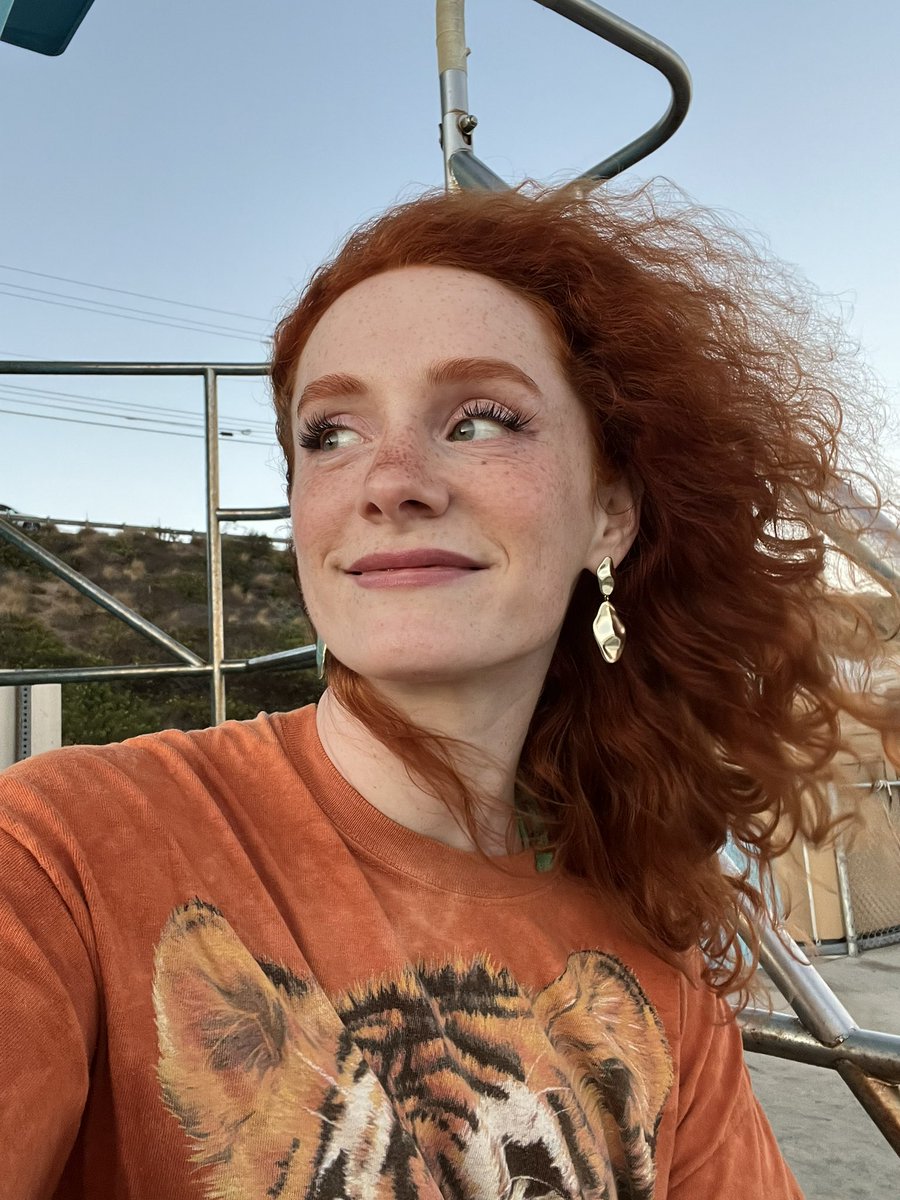 TheHartOnFire's tweet photo. Windy as heck at the beach last night! https://t.co/gmoK3eCL48