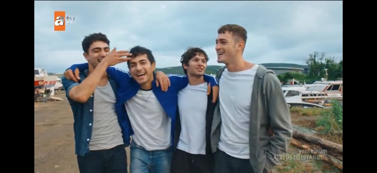 luckii_55's tweet photo. why can’t they always laugh like this… love their brotherhood!! 🥹❤️‍🩹

#altıüstüistanbul https://t.co/ywkTQpn5iY