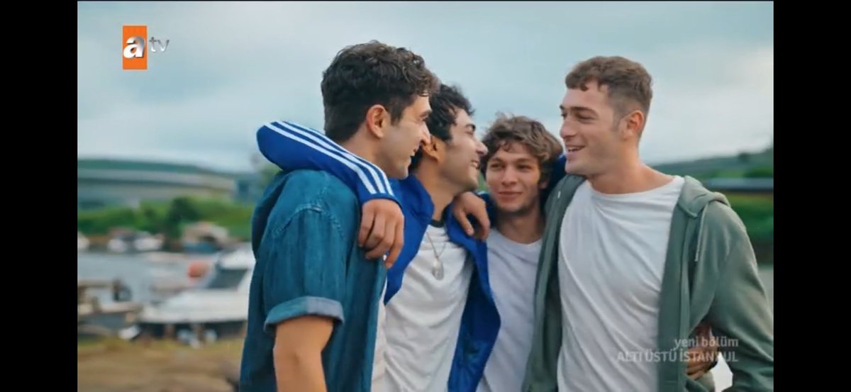luckii_55's tweet photo. why can’t they always laugh like this… love their brotherhood!! 🥹❤️‍🩹

#altıüstüistanbul https://t.co/ywkTQpn5iY