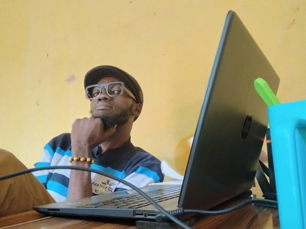 Abdul_git07's tweet photo. I am Abdul...
I do research and write papers .
I train AI models and develop AI systems and products.

As a SaaS Builder and Bootstrapper, I am currently distributing https://t.co/S724dzsN5l and https://t.co/pV2njA8pg4 while building people and capaciy on the side in my studio👉 https://t.co/WOu8mZ9j0z