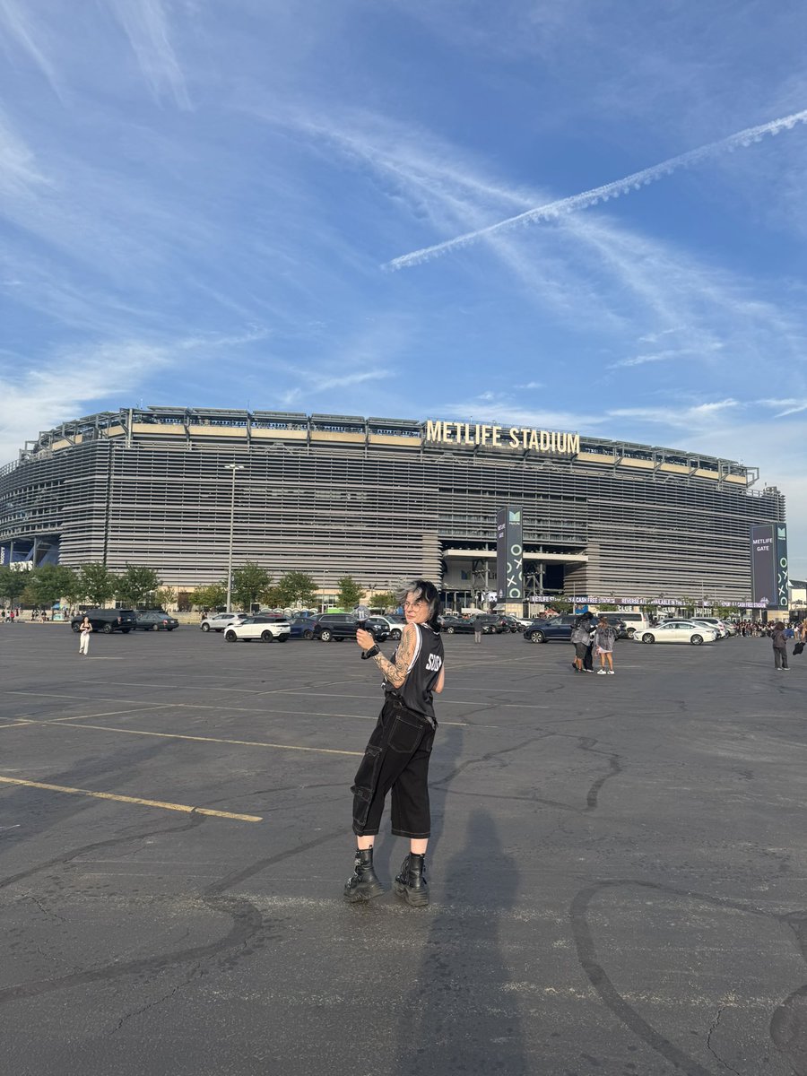 maddescape's tweet photo. didn’t get a pic of my day 2 outfit but Ny/NJ is always a blast https://t.co/45FnKWUnHi
