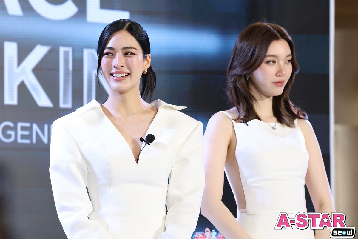 astarseoul's tweet photo. เจ้าความรักฟินหนัก! สมูทอี เปิดตัว #หลิงออม ร่วมสร้างปรากฏการณ์ผิวใหม่ ชูนวัตกรรม สกินแคร์คนเป็นสิว ในงาน ‘THE FIERCESKIN GENERATION’
LINGORM PRESENTER SMOOTHE
#SmoothEFIERCESKINxLingOrm
#SmoothExLingOrm #FierceSkinGeneration
#LingOrm #LinglingKwong #OrmKornnaphat https://t.co/sShwBxTV5l
