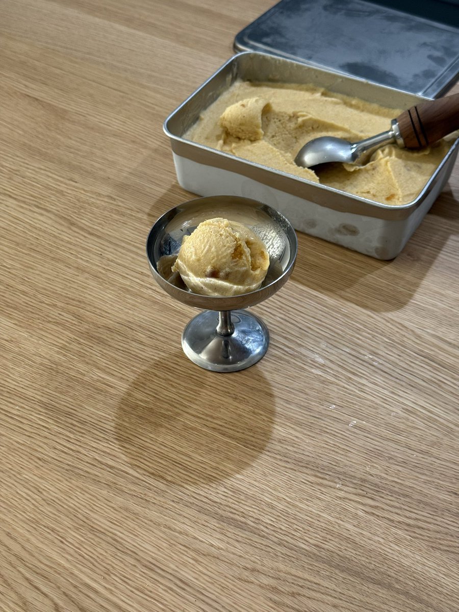 Caviar091's tweet photo. Peach sorbet with peach panela compote https://t.co/mz2cb5WNiW