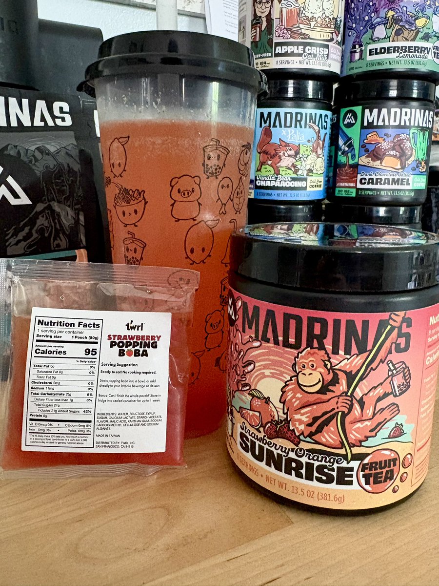 BusyBeeBry's tweet photo. 🍊 🍓 My @MADRINAS Palooza order came in and I’m forever obsessed with the strawberry orange sunrise fruit tea with their strawberry popping pearls! 

☀️ Summer in a cup if you will! ☀️ 

#boba #fruittea #Mad4Madrinas 🍓 🍊 https://t.co/M9IccfJJU6