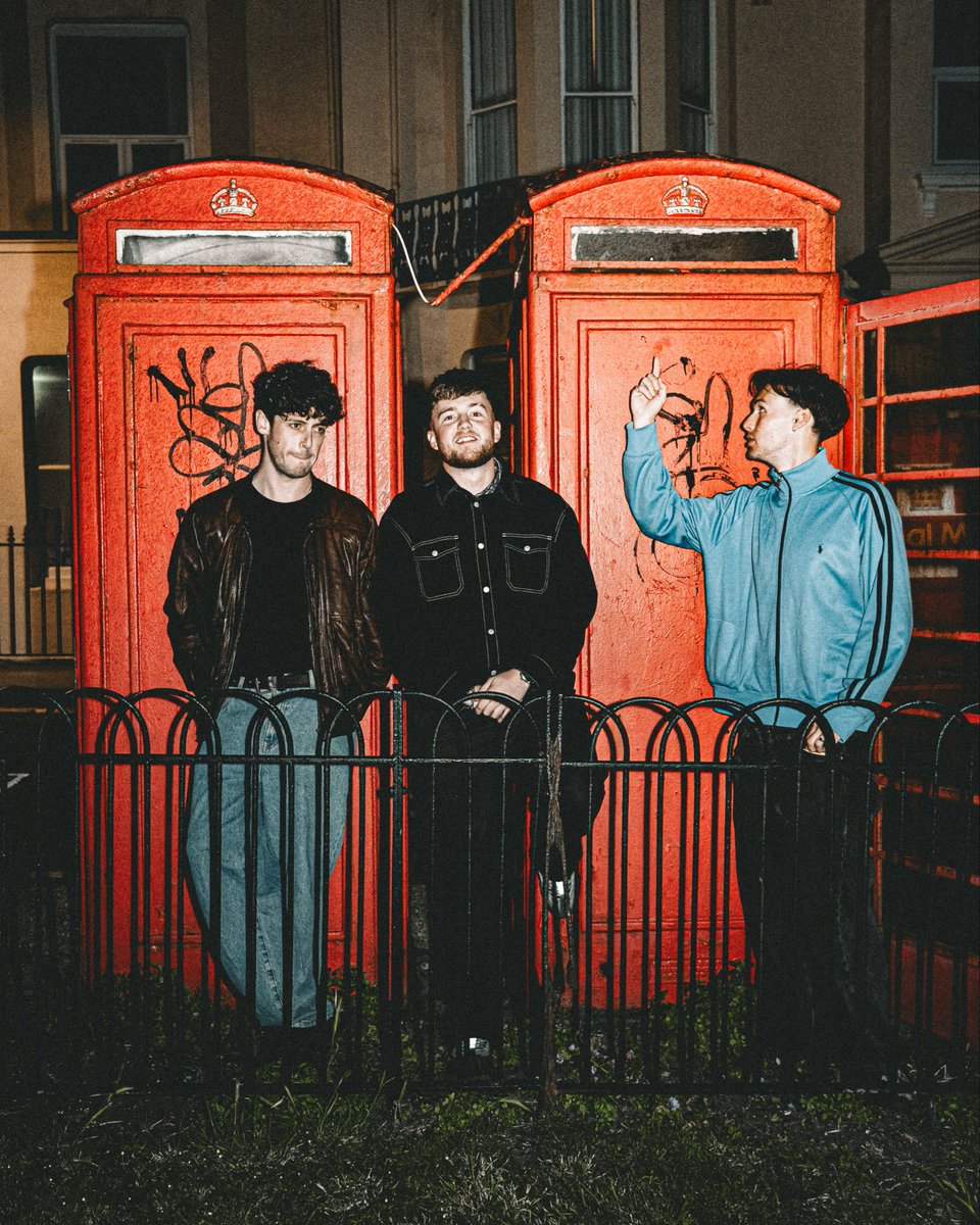 pouchband_'s tweet photo. GIRL ON THE PHONE - OUT THIS SATURDAY ☎️

We are only days away from the release of our new single “Girl on the Phone”. Make sure to Pre-Save via the link in our bio 📞

#newmusic #indiemusic #grunge #newband https://t.co/UwlwVO1lzM