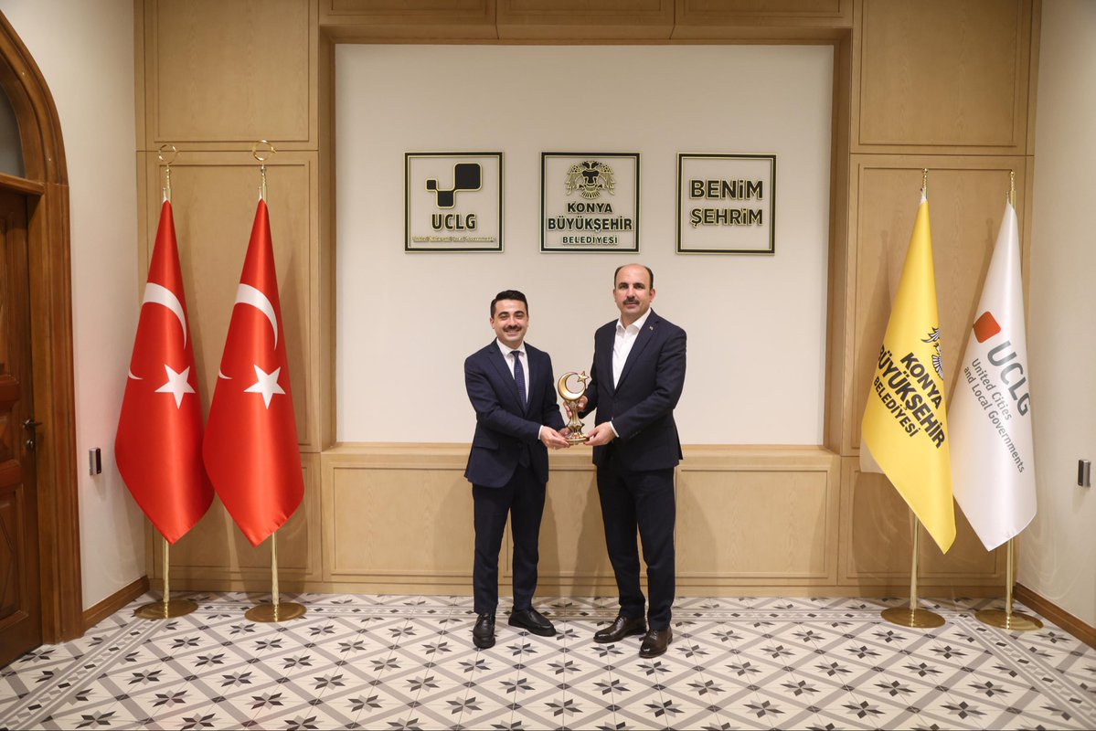 avibrahimkelek's tweet photo. Büyükşehir Belediye Başkanımız Sayın @u_ibrahim_altay ’ı ziyaret ettik.

Gençliğe yönelik çalışmalara verdiği destek ve samimi misafirperverliği için Başkanımıza teşekkür ediyor, çalışmalarında muvaffakiyetler diliyoruz.

@akgenclikkonya_ https://t.co/TXUELAOSD9