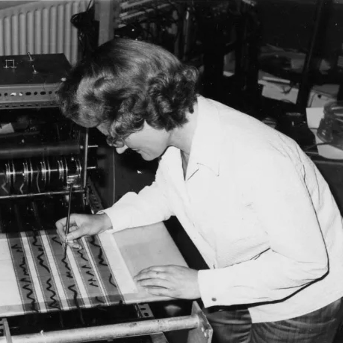 roundaboutchaos's tweet photo. In the 1960s, Daphne Oram created music by drawing waveforms on film. Her Oramics system transformed visual patterns into electronic sounds, decades before modern software made visual sound editing a common creative tool.

#Music #Technology #SoundDesign #ElectronicMusic https://t.co/WSo9RiDfHs
