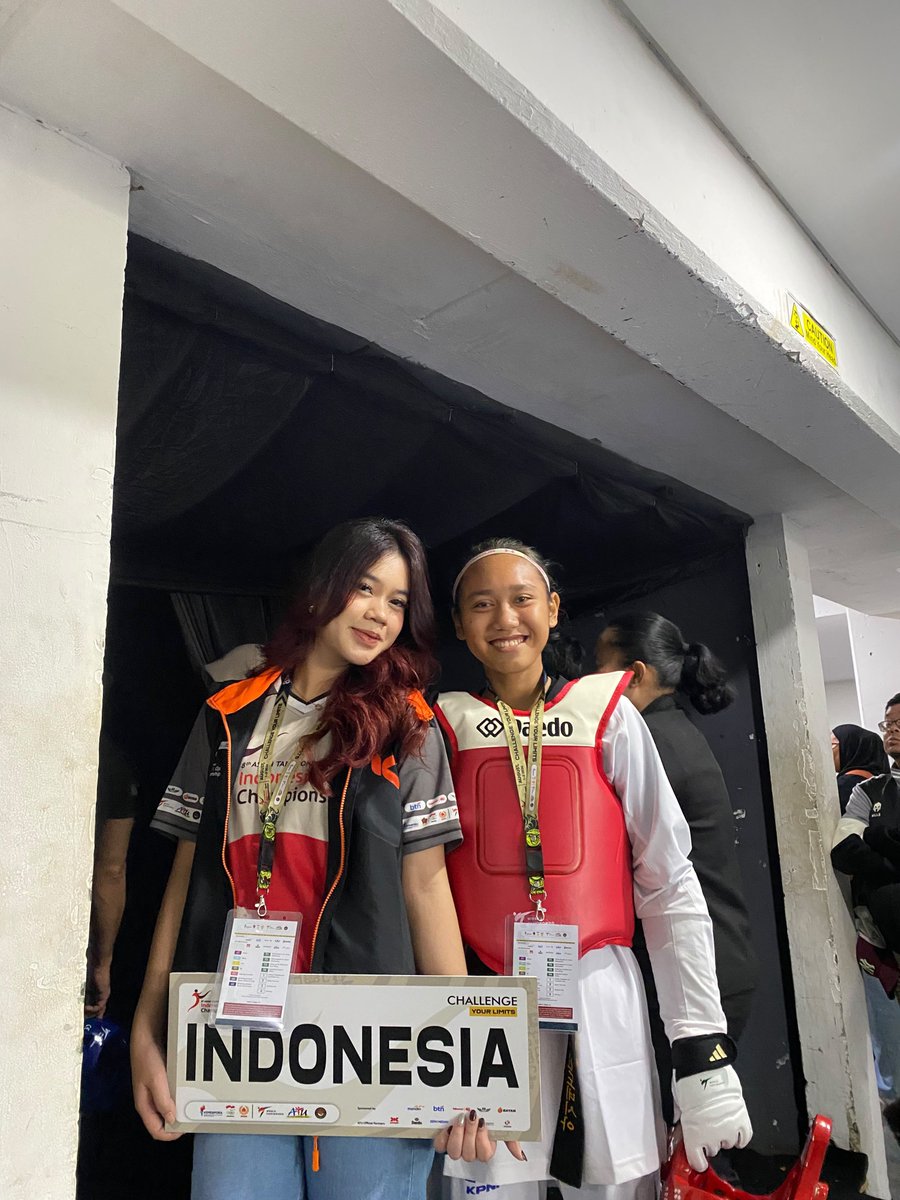 thalithacerez's tweet photo. Thank you all🤘🤘
Langsung kalah sama india hehe
maaf blm bisa ngasih yang terbaik, next kita latihan lagi🙏🙏🙏 https://t.co/6mOfm4DXnY