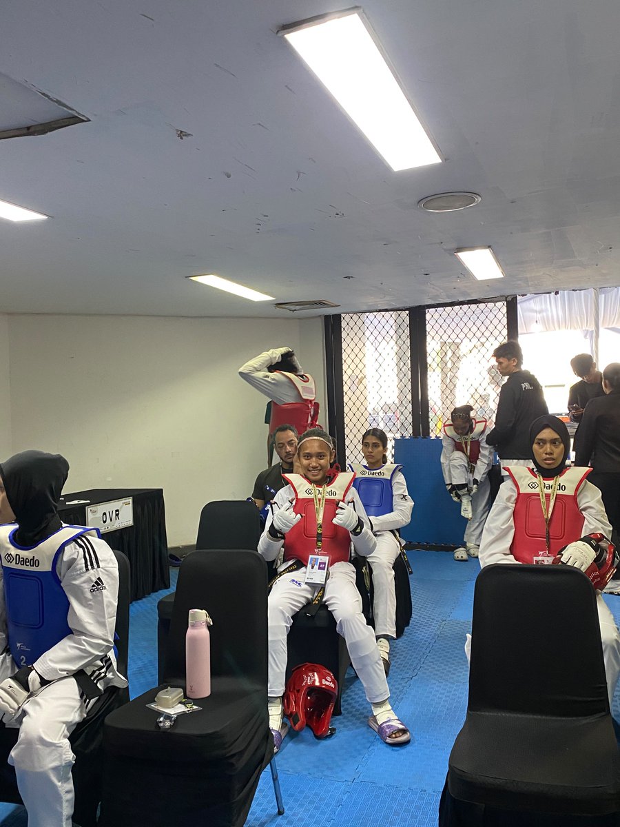 thalithacerez's tweet photo. Thank you all🤘🤘
Langsung kalah sama india hehe
maaf blm bisa ngasih yang terbaik, next kita latihan lagi🙏🙏🙏 https://t.co/6mOfm4DXnY