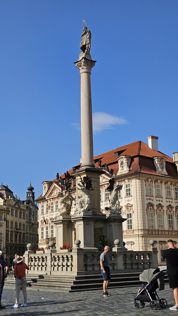 TheExpl01622452's tweet photo. Ab heute 🇨🇿 #Prag 😍
Alles schön, aber das #Stadtbild bröckelt auch etwas. Nicht so schlimm wie in 🇩🇪, aber man sieht und merkt erste Anzeichen 😢 https://t.co/Mp8IuLml6S