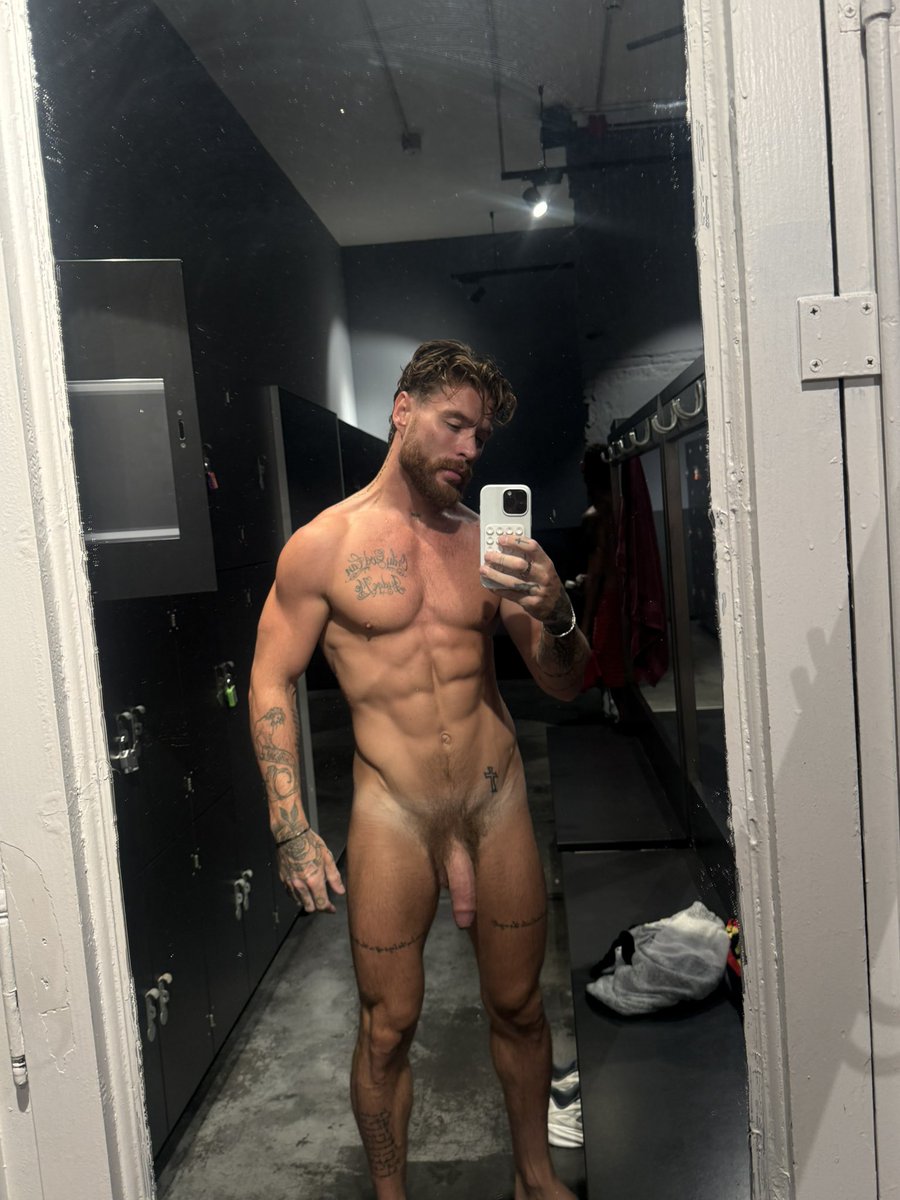 JoshMooreXXX's tweet photo. Would you come and say hi in the gym locker room? https://t.co/zX1y7ZaYp8