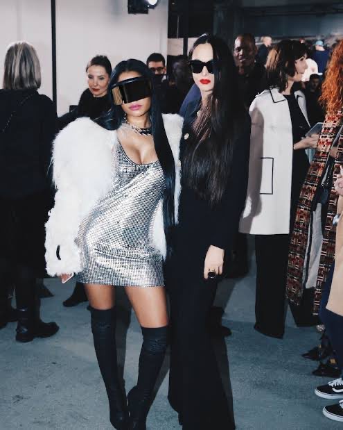 tumbledryyy's tweet photo. The fact that Rushka has been the stylist to these ICONS Whewwwww✨👑 https://t.co/FjG0iAEtOG