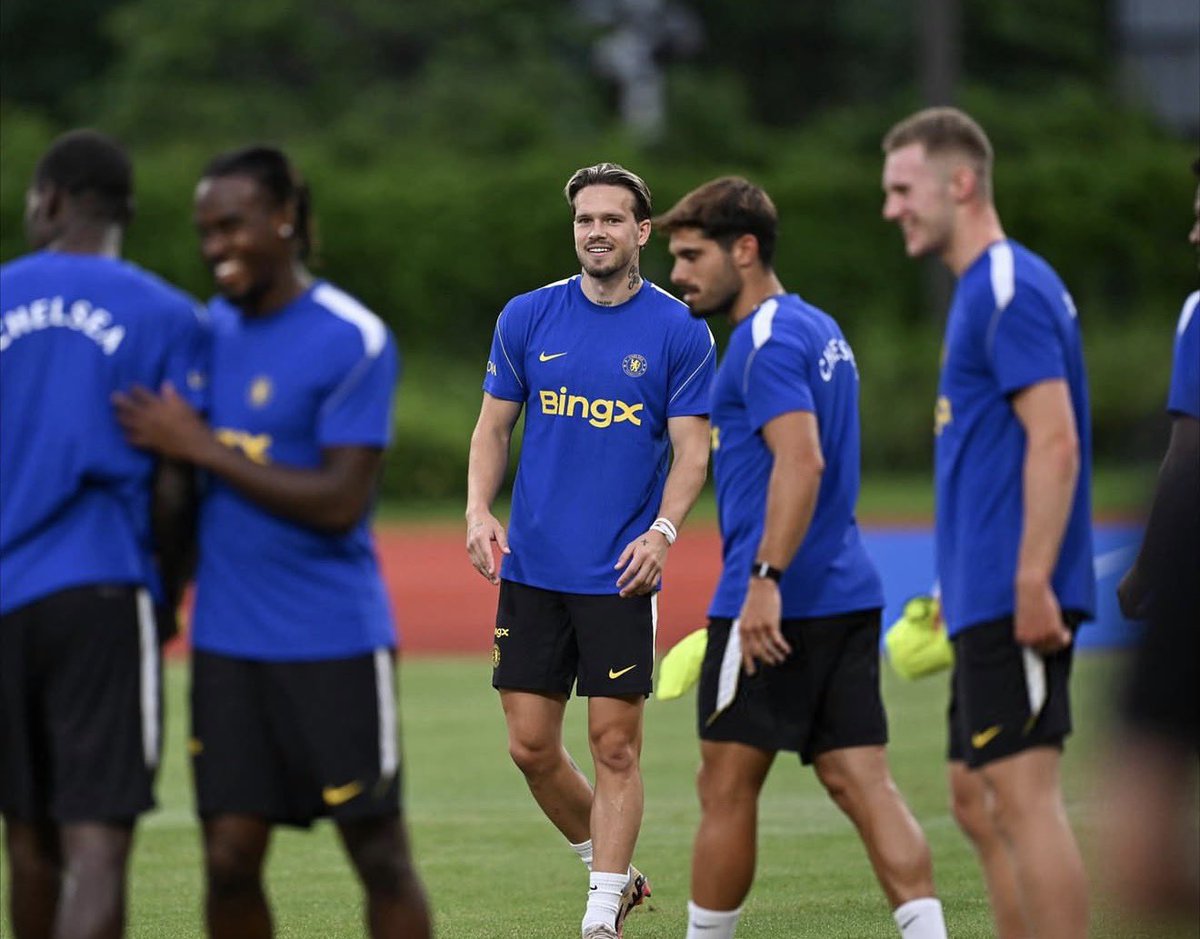 speedlne's tweet photo. Mykhailo Mudryk had a wonderful first training session with the team today. 

Personally, I am rooting for him to be reintegrated into the first team. https://t.co/NxWD3z6xC3