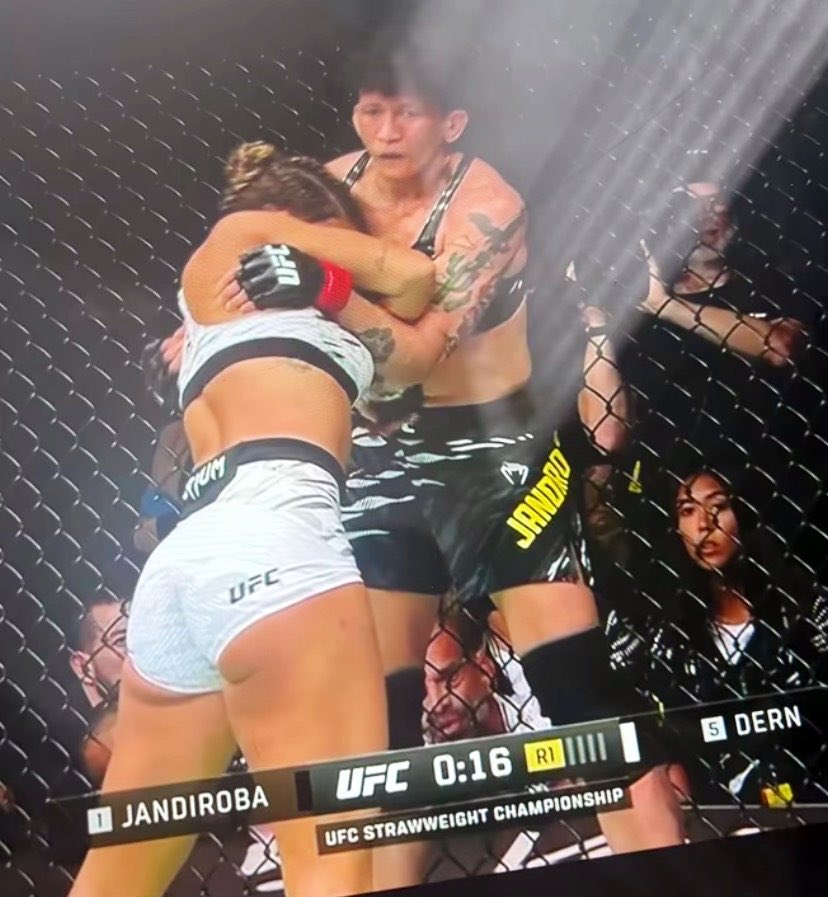 NoContext_UFC's tweet photo. https://t.co/axpK87yvbY