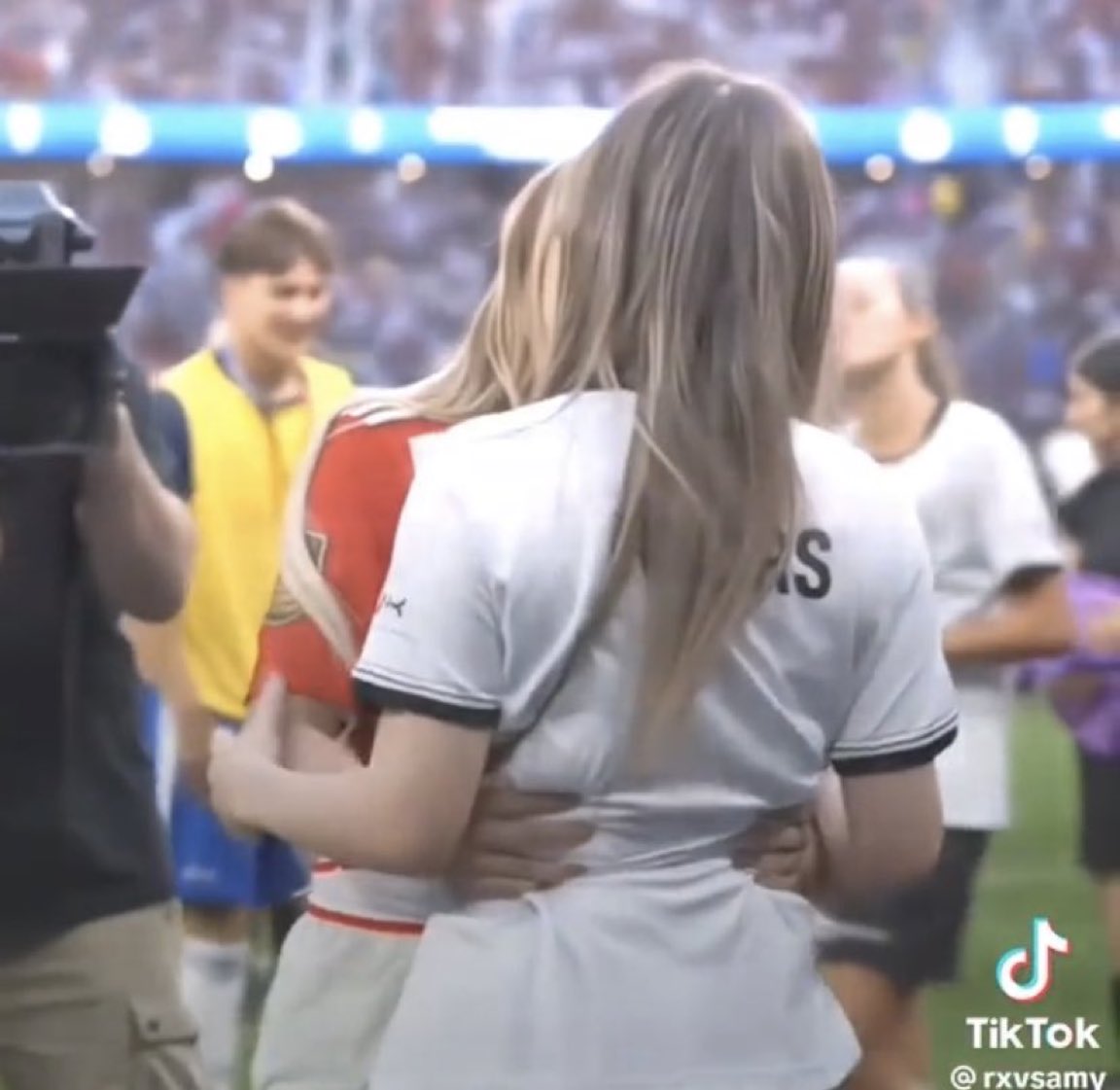 apsthony's tweet photo. Cuando las Rivari eran las verdaderas heated rivalry.. https://t.co/bWhdTkahHn
