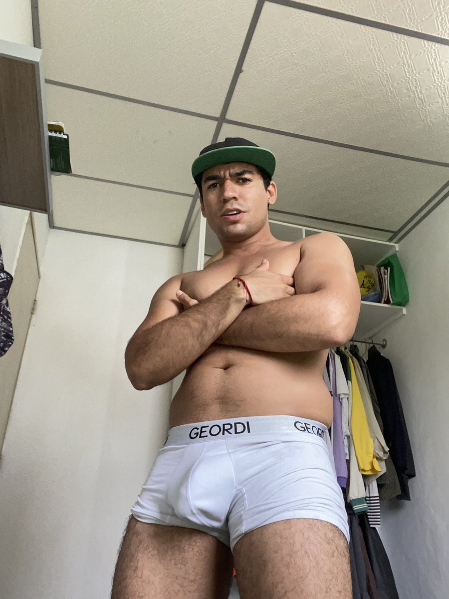 faustoantonino2's tweet photo. Esta semana de pana comienzo el gym 😂 https://t.co/DrsdWXs9hw