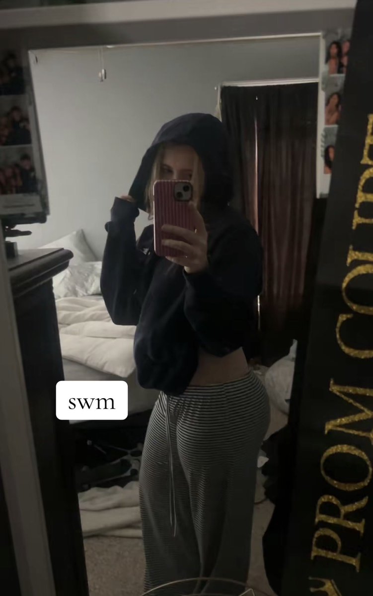 JordanDennbhtp's tweet photo. HMU for more of my gf or these bops https://t.co/8oTNpLsLUO