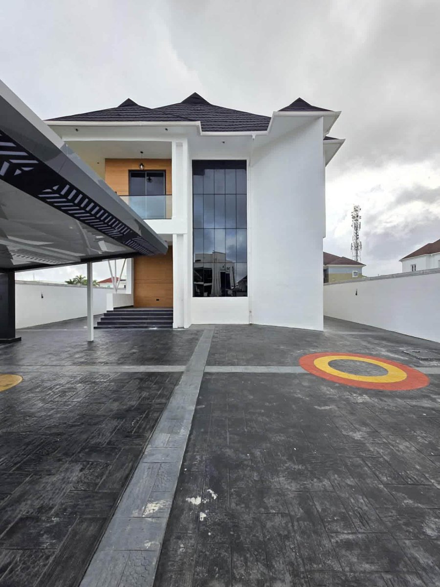 ipropty's tweet photo. Step into luxury and high-yield investment with this beautifully built executive 5-bedroom fully detached duplex, located within a highly secure and serene gated estate in Sangotedo (Ajah axis), Lekki, Lagos. 

 https://t.co/pQg1yPmFbg https://t.co/drNhat8gFp