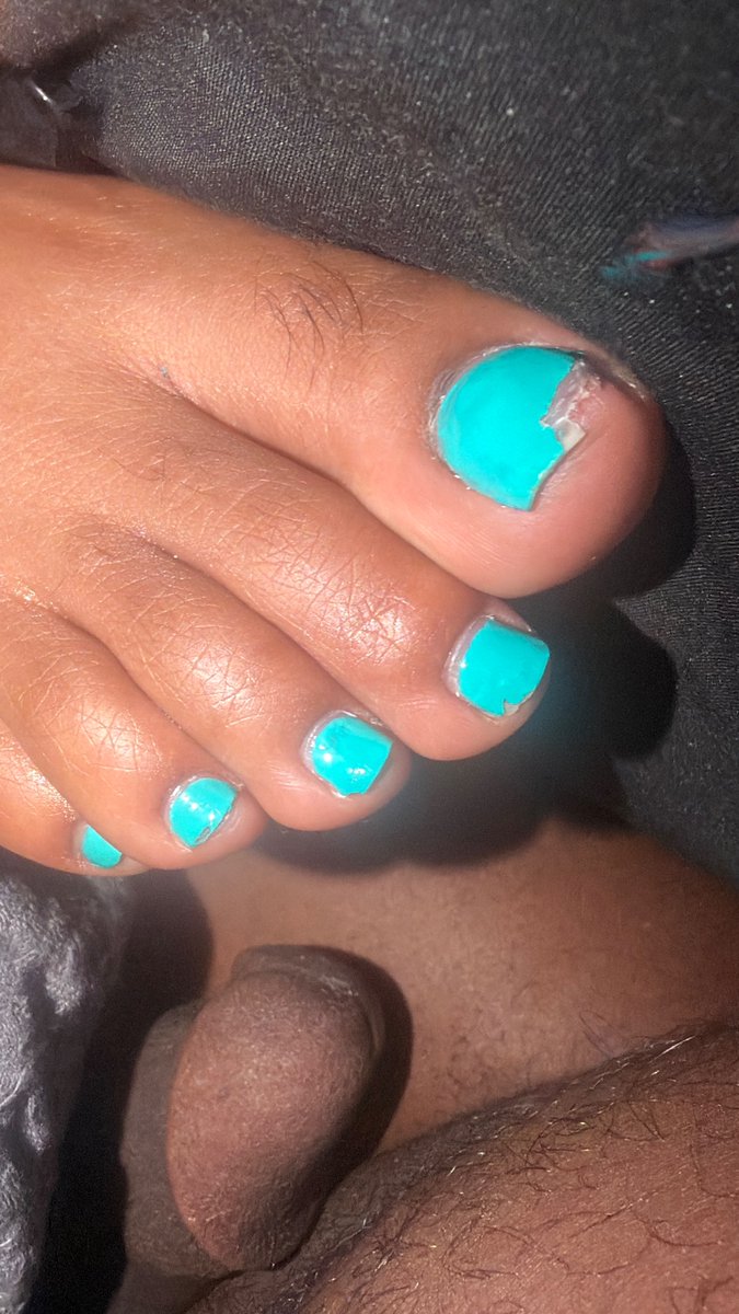 unknown15105's tweet photo. Sleeping toes gets sprayed 💦🔥

#viral #feet #cumshot https://t.co/ARVAv06L9I