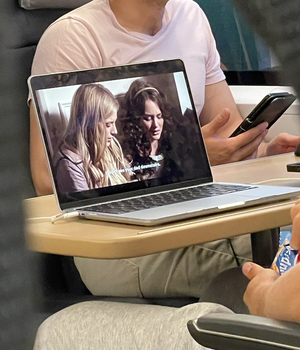 GGOoCx's tweet photo. Someone educating themselves on the train https://t.co/XRgARsJ7CA