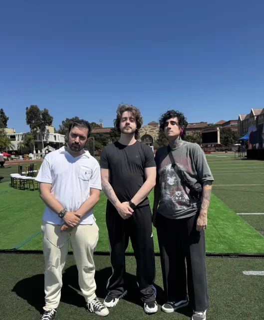 CellbitENG's tweet photo. 📸 Cellbit appeared on Etoiles' Instagram post!

"30 years old… and I celebrated it in a super COOL place in LOS ANGELES FOR A SUPER COMPETITION….  

Thanks you Streamer Games, I loved representing Team FRANCE by streaming/casting both days. Huge congrats to them, they were amazing, I had so much fun… It was also great meeting so many international streamers!!!!!  

Congrats to (Ludwig), the event was awesome, congrats to us for tying for 4th place, thanks Pokimane for the co-cast, and congrats to the security guy who did his job greatly."