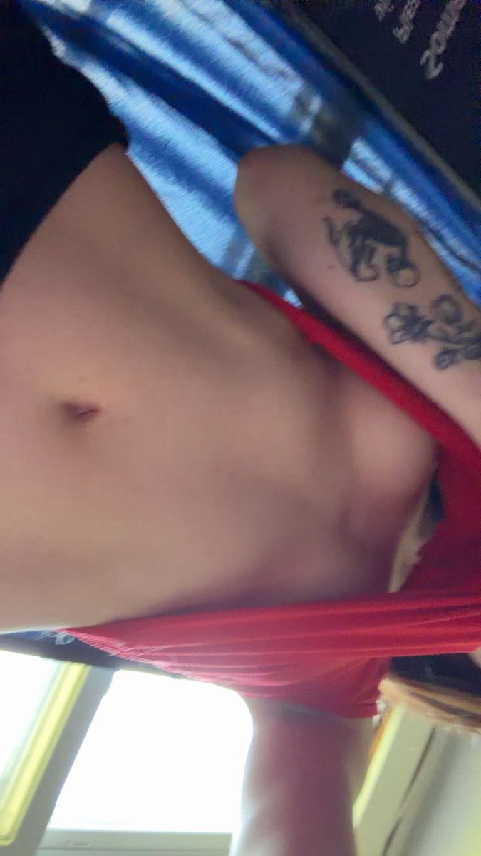 tattedbby224's tweet photo. Happy Monday 💋 Now pay tribute to a goddess 😘 #sellingcontent #content #brat https://t.co/FZDOKcf74z