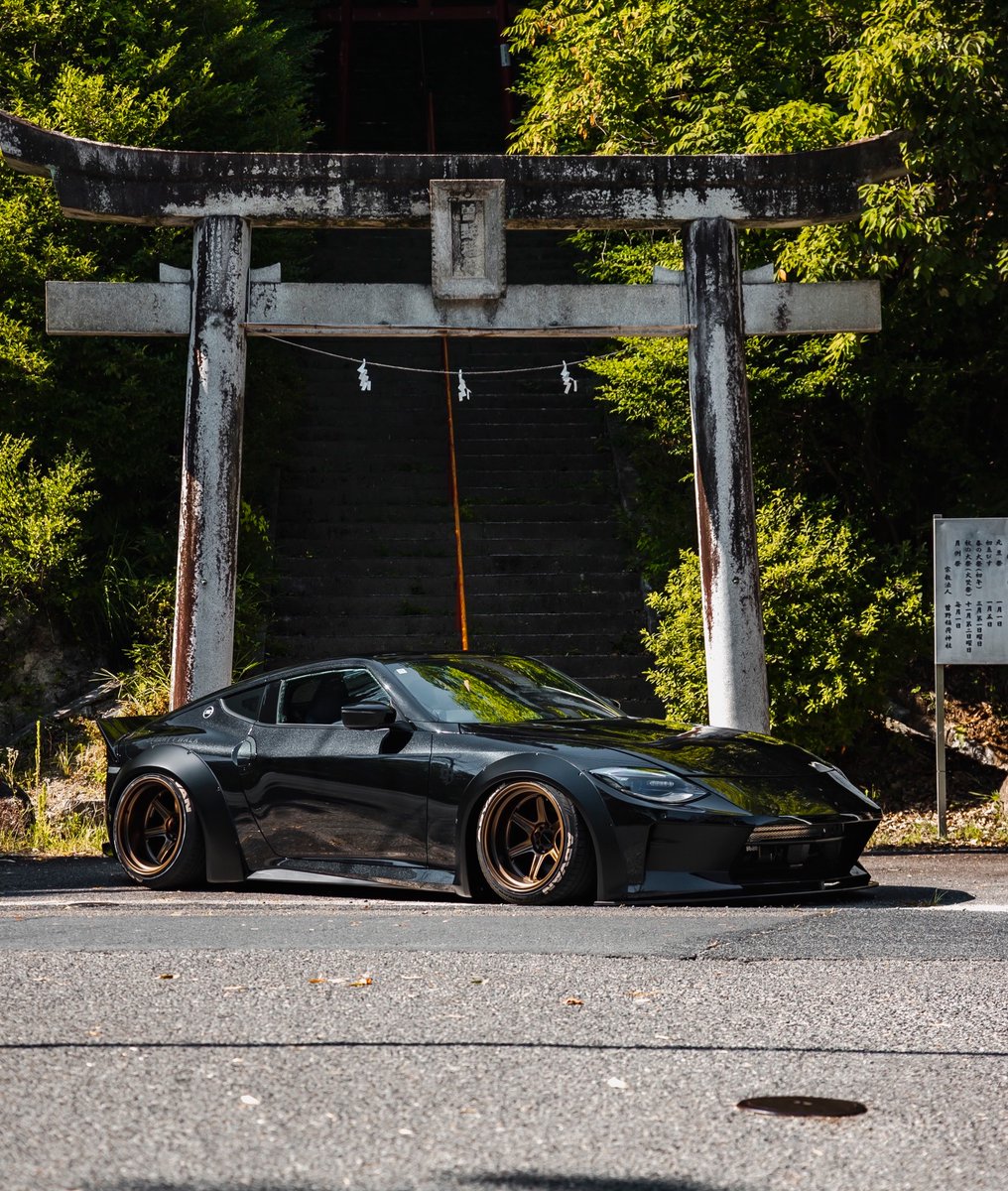 ArtAphorisms's tweet photo. LB WORKS NISSAN Fairlady Z RZ34 https://t.co/BEoOMrdouA