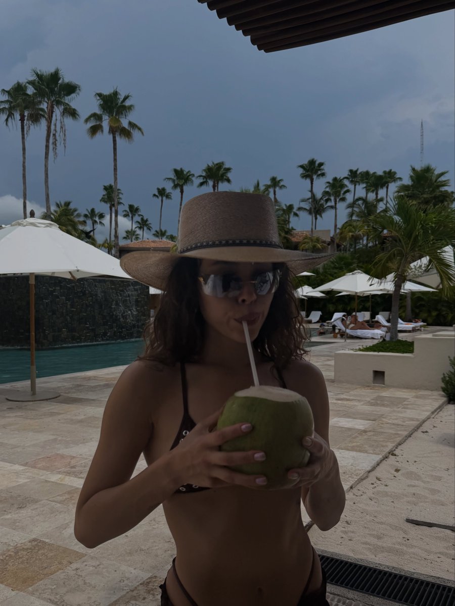 Chanel4fk's tweet photo. Time to relax ✨️ https://t.co/ALA9AjB88Y