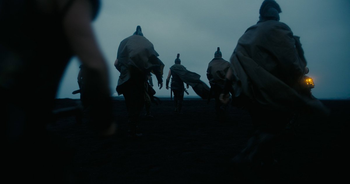 nahuutwm's tweet photo. Tiene sus aciertos y fallos pero La Odisea de Nolan te pasa encima. Tiene los personajes mejor construidos de su carrera y dos set piece que te dan ganas que dirija urgente una de terror. Mejora todo lo que hizo mal en Oppenheimer y para mi su mejor película desde The Prestige https://t.co/Y9Kaxeb7Ws