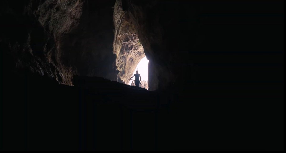 nahuutwm's tweet photo. Tiene sus aciertos y fallos pero La Odisea de Nolan te pasa encima. Tiene los personajes mejor construidos de su carrera y dos set piece que te dan ganas que dirija urgente una de terror. Mejora todo lo que hizo mal en Oppenheimer y para mi su mejor película desde The Prestige https://t.co/Y9Kaxeb7Ws