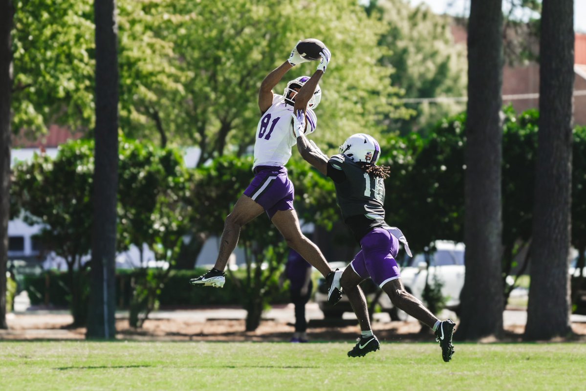 UCA_Football's tweet photo. Camp reps 😮‍💨

#BearClawsUp x #FearTheStripes https://t.co/rqmql88qSe